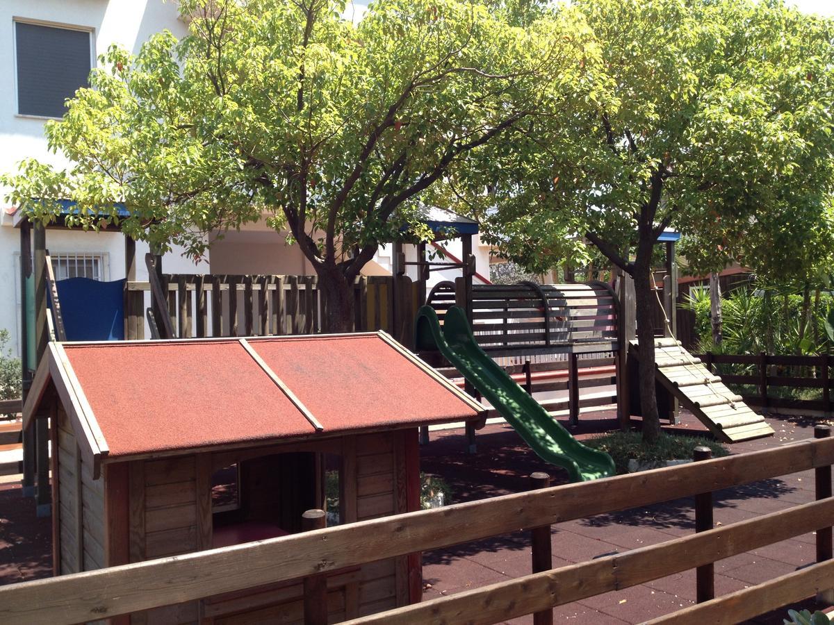 קרוביניו Residence Mezzaluna מראה חיצוני תמונה