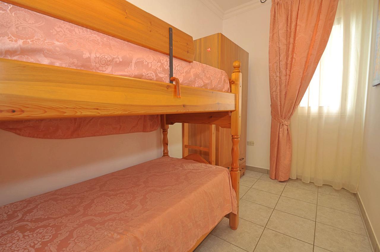 קרוביניו Residence Mezzaluna מראה חיצוני תמונה