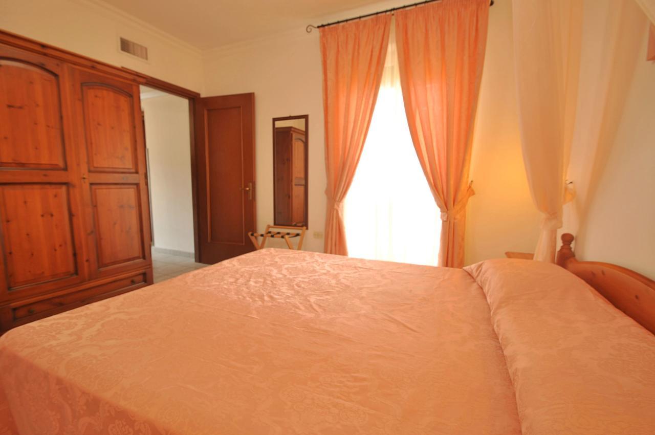 קרוביניו Residence Mezzaluna מראה חיצוני תמונה