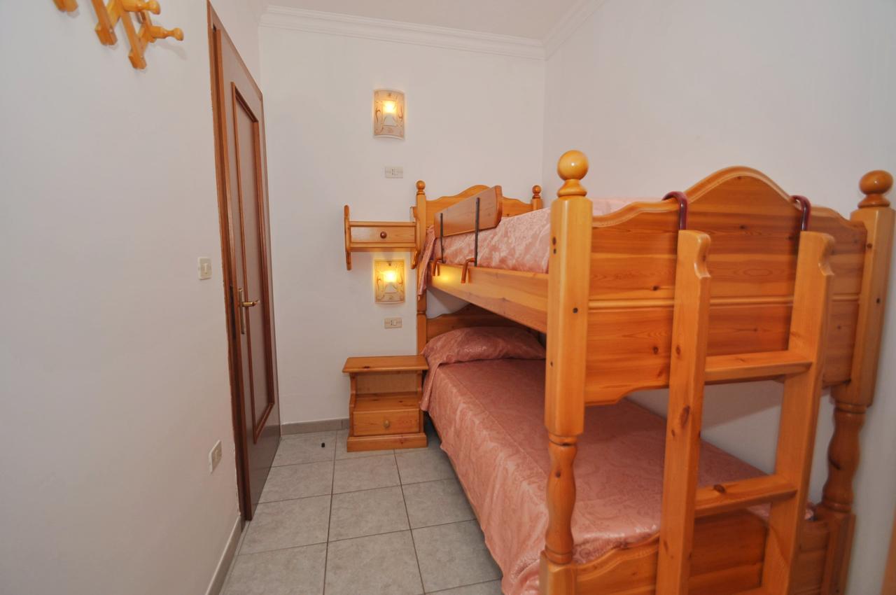 קרוביניו Residence Mezzaluna מראה חיצוני תמונה