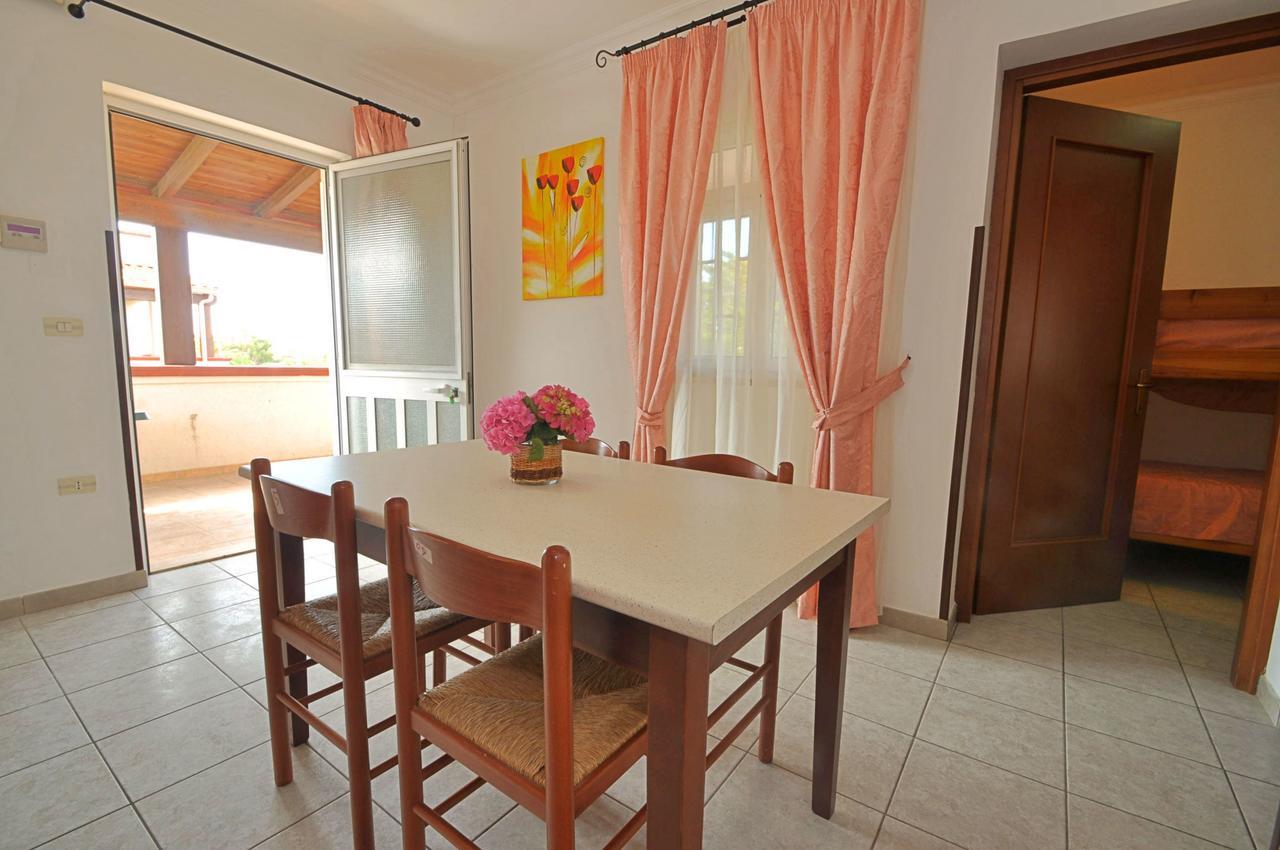 קרוביניו Residence Mezzaluna מראה חיצוני תמונה