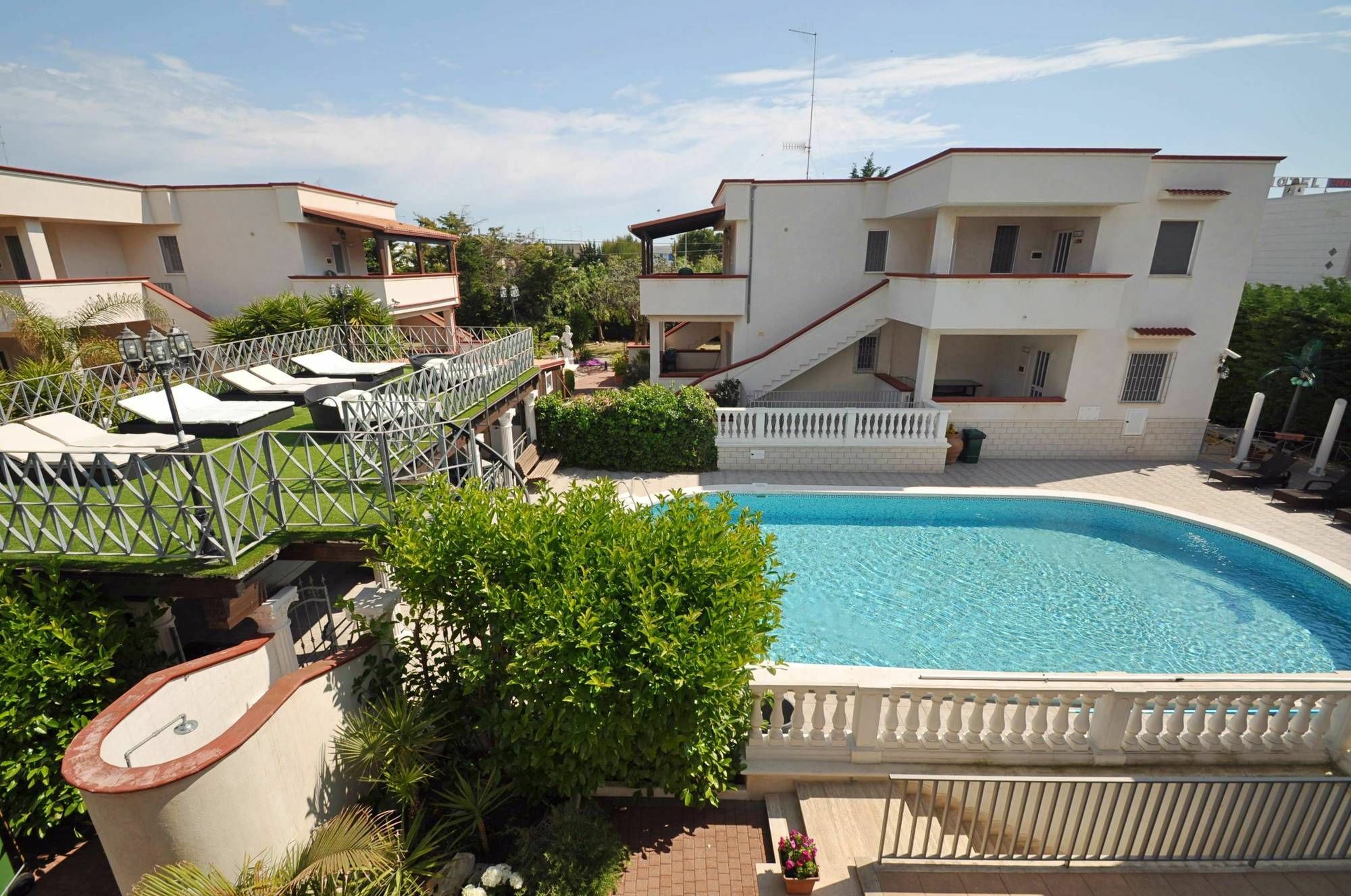 קרוביניו Residence Mezzaluna מראה חיצוני תמונה